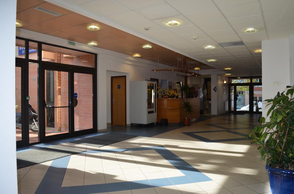 Kyriad Direct Montauban Centre Экстерьер фото